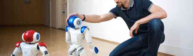 Humanoid robots learn to sense their body